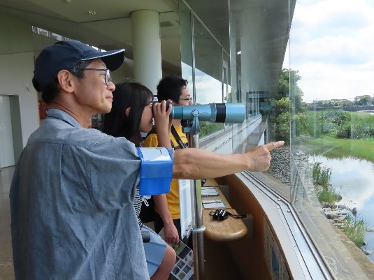 Guiding the visitors